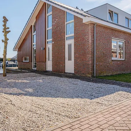 In With House Sea View *